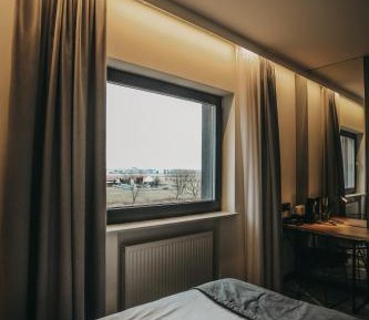 Superior Double Room with Airport View