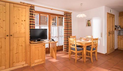 One-Bedroom Apartment with Balcony