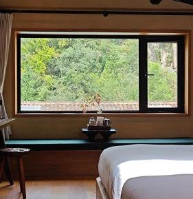 Mountain View Twin Room