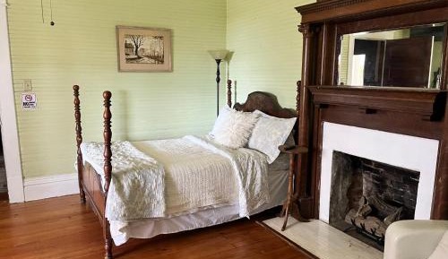 King Studio with Sofa Bed