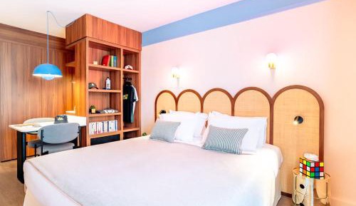 Connecting Rooms (4 Adults + 1 Child)