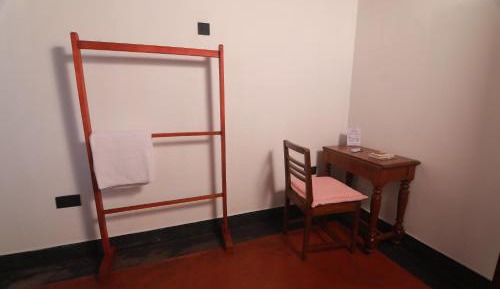 Deluxe Double Room (2 Adults + 1 Child)