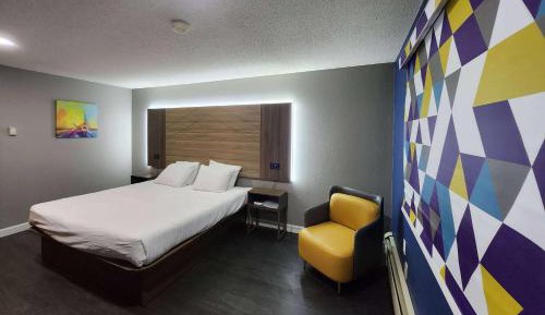 King Room with Mobility Access and Bathtub with Grab Bars, Non-Smoking