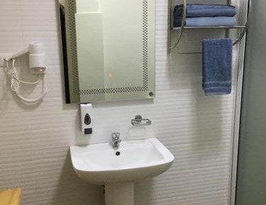 Deluxe Double Room (1 adult + 2 children)