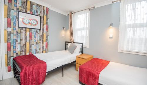 Standard Twin Room