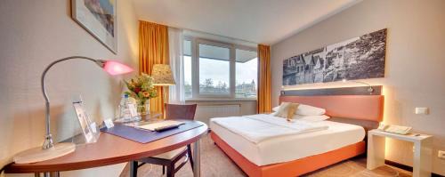 Comfort Queen Room