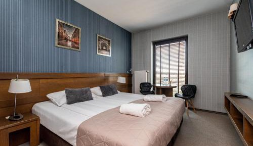 Double or Twin Room with Private Bathroom