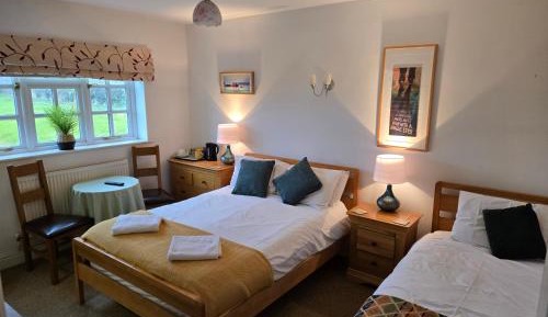 Deluxe Double Room with Extra Bed