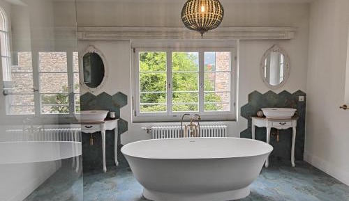 Deluxe Family Suite