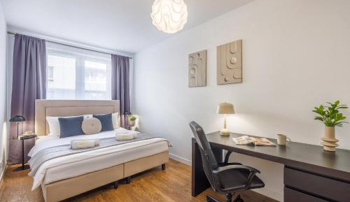 Deluxe Apartment with Balcony and Air Conditioning