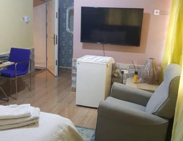 Deluxe King Suite