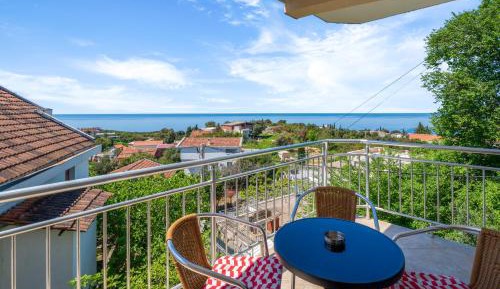 Studio Apartment with Sea View