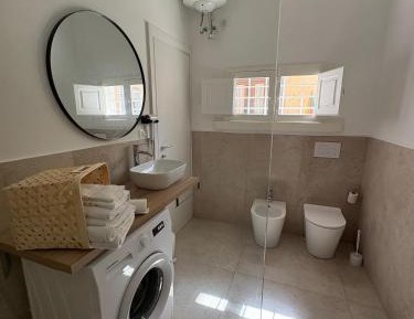 One-Bedroom Deluxe Apartment