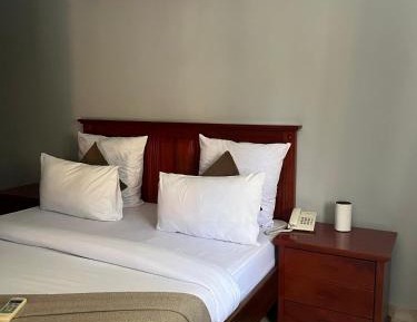 Deluxe King Suite