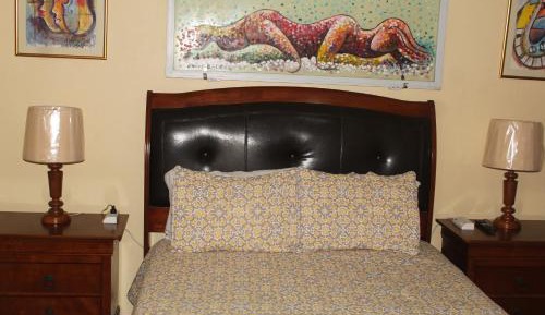Deluxe Two-Bedroom Apartment with Garden View