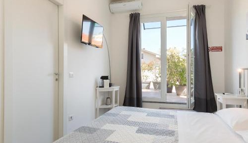 Double or Twin Room with Terrace