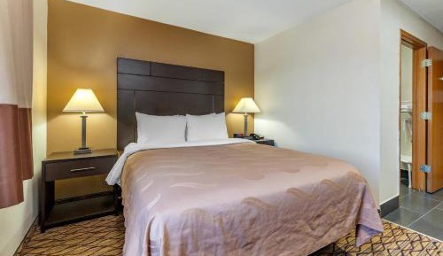 Queen Room - Disability Access/Non-Smoking