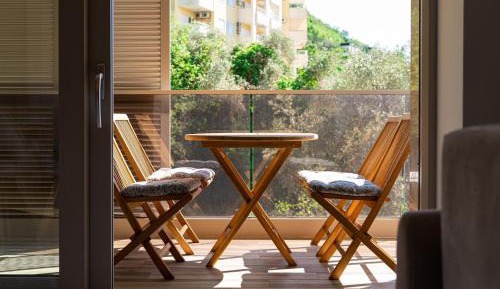One-Bedroom Apartment with Terrace