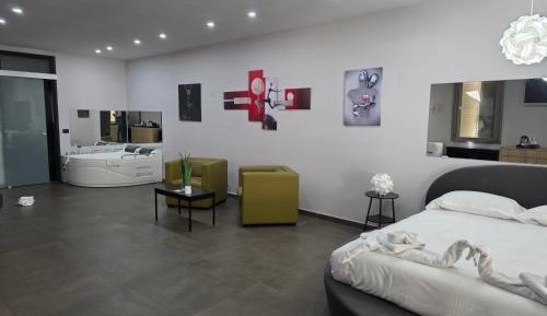 Deluxe Suite with Spa Bath