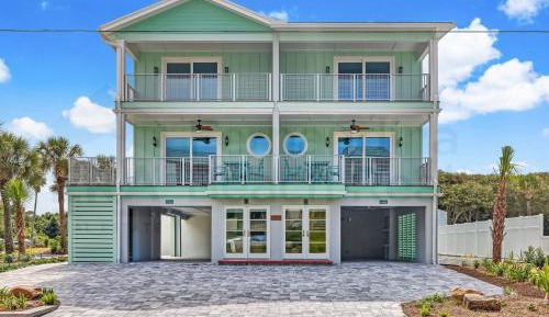 Four-Bedroom Holiday Home