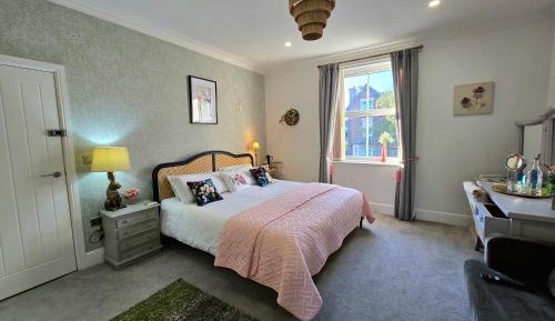 Superior King Suite