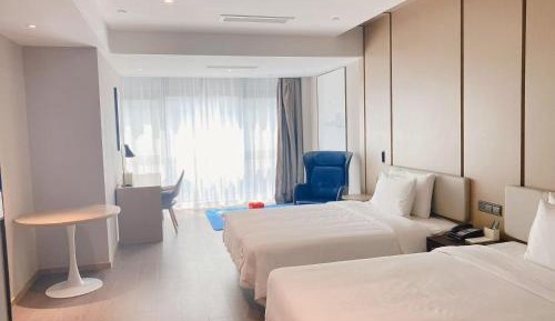 Family Room with 2 Beds