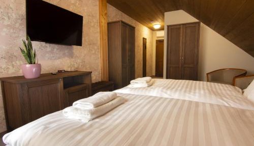 Deluxe Double Room with Extra Bed
