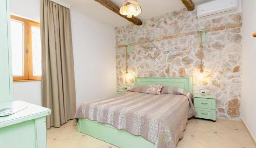 Superior One-Bedroom Apartment with Balcony