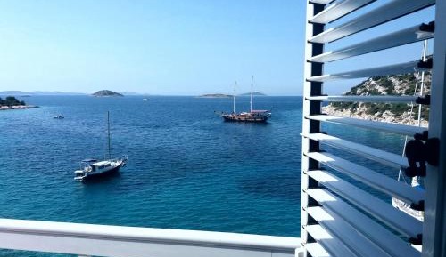 One-Bedroom Apartment - Sea Side