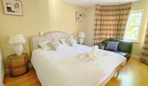 Deluxe King Room