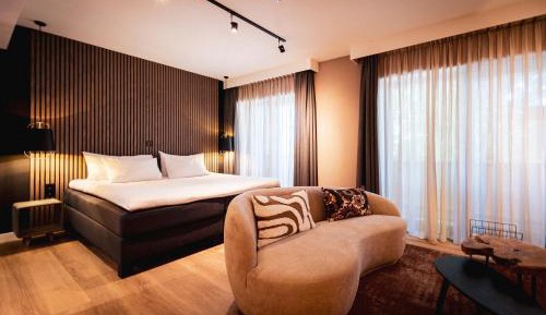 Deluxe Double Room with Shower