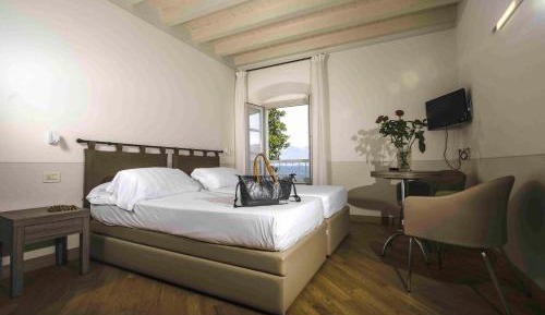 Twin Room with Lake View