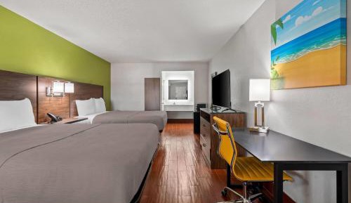 Queen Room with Two Queen Beds - Non-Smoking