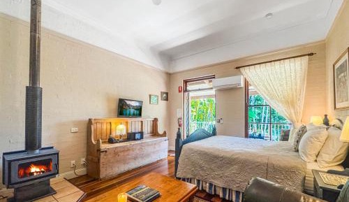 Queen Room with Spa Bath - Regency
