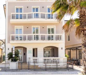 One-Bedroom Apartment (4 Adults) with Sea View