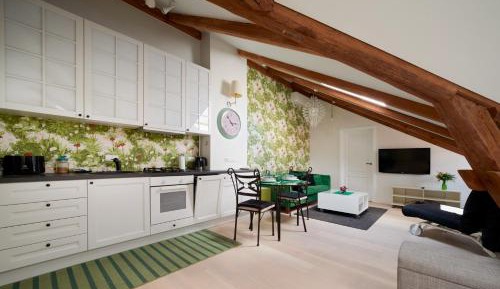 Apartment with City View