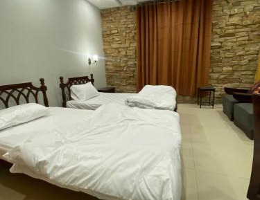 Two-Bedroom Apartment with Mountain View