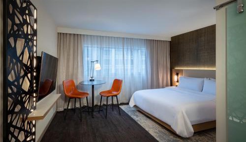 Deluxe King Room - Hearing Accessible