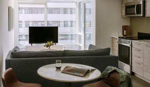 One-Bedroom Superior Apartment with Queen Bed