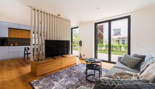 One-Bedroom Apartment with Sauna and Patio