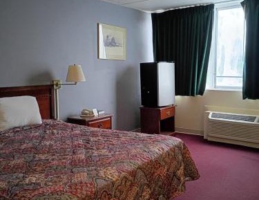 Standard Queen Room
