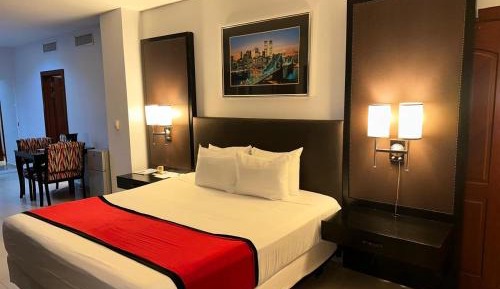 One King Bedroom Exterior View