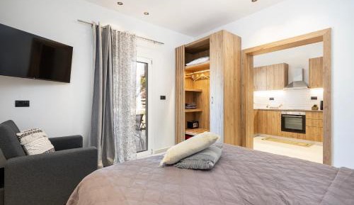 One-Bedroom Apartment with Garden