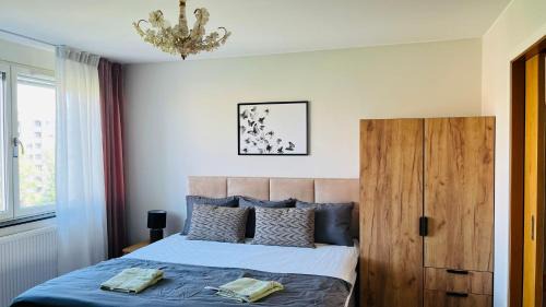 Two-Bedroom Apartment with Balcony and Sea View