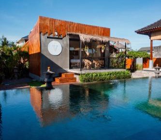 Bungalow with Patio