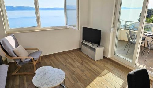 Two-Bedroom Apartment with Sea View