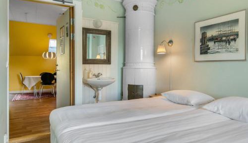Queen Room with Garden View
