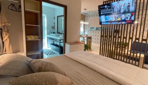 Superior King Suite
