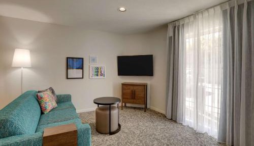 Two-Bedroom Queen Suite with Roll-In Shower - Mobility/Hearing Accessible