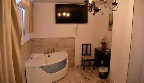 Suite with King Bed and Jacuzzi